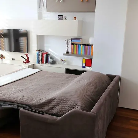 Apartment Toce 13 - Isola Distric Elegant Apt
